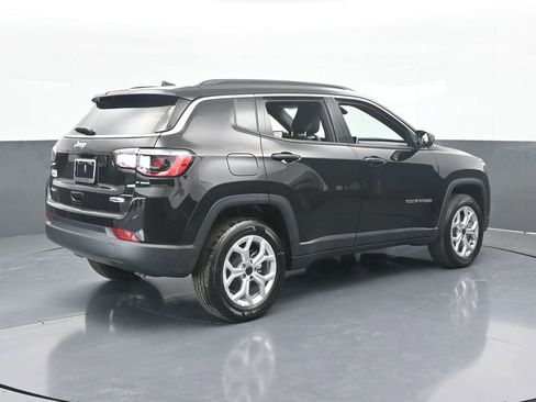 Used 2026 Jeep Compass Latitude AWD/4WD image 6