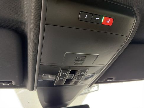 Used 2022 Volkswagen Atlas Cross Sport SEL R-Line image 38