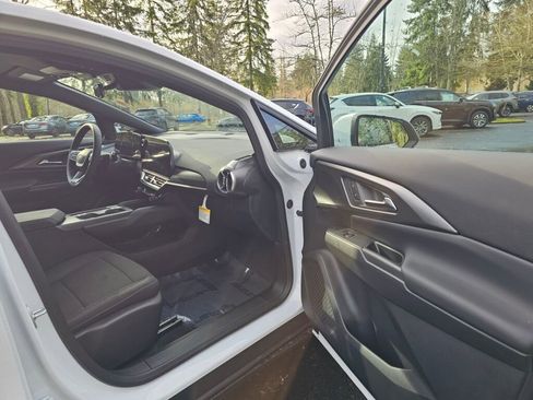 New 2026 Chevrolet Equinox EV LT image 29