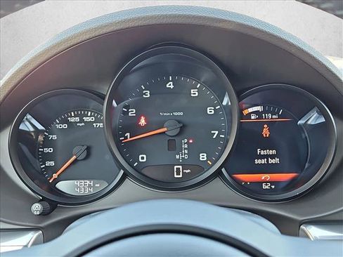 Used 2024 Porsche 718 Cayman image 11