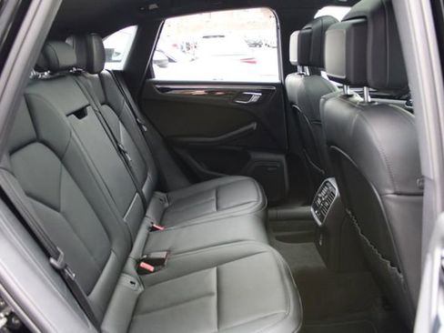Used 2026 Porsche Macan AWD/4WD image 24
