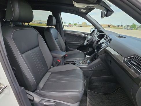 Used 2023 Volkswagen Tiguan SE R-Line FWD image 32