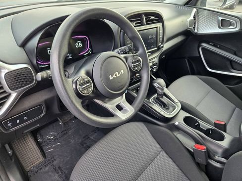 Used 2024 Kia Soul LX w/ Option Group 015 FWD image 10