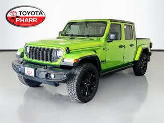 Used 2025 Jeep Gladiator Mojave AWD/4WD video 1