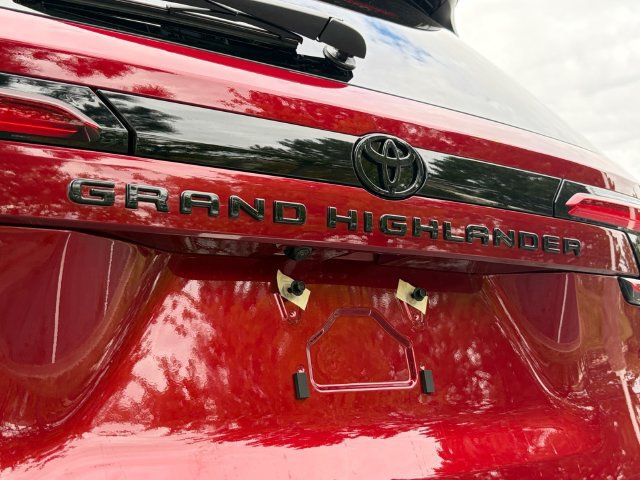 Certified 2026 Toyota Grand Highlander AWD Hybrid image 24