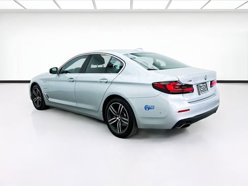 Used 2021 BMW 530e xDrive w/ Executive Package image 6