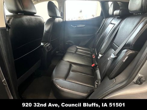 Used 2022 Nissan Rogue Sport SL AWD/4WD image 12