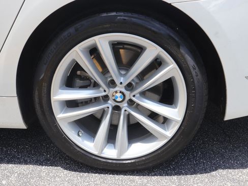 Used 2018 BMW 750i RWD image 38