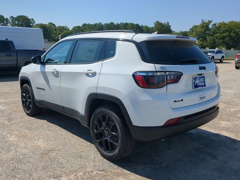 New 2026 Jeep Compass Latitude AWD/4WD image 5