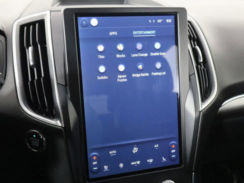 Used 2022 Ford Edge Titanium image 35