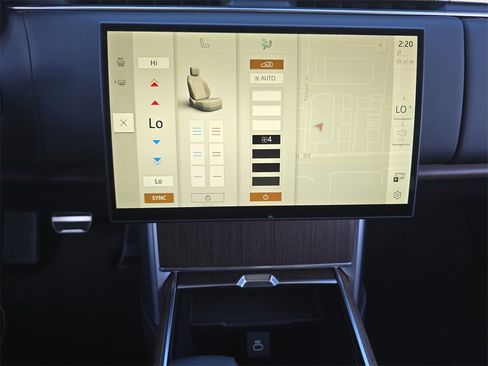 New 2025 Land Rover Range Rover Long Wheelbase SE image 25