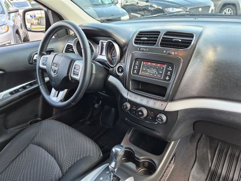 Used 2019 Dodge Journey SE w/ Connectivity Group FWD image 33