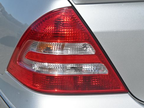 Used 2007 Mercedes-Benz C 230 Sedan image 37