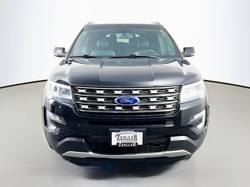 Used 2017 Ford Explorer XLT w/ Equipment Group 202A image 2