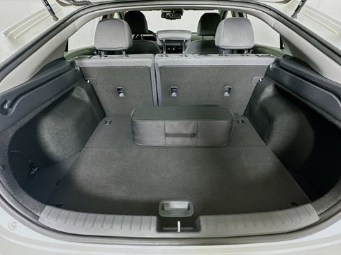 Used 2020 Hyundai Ioniq SE image 26