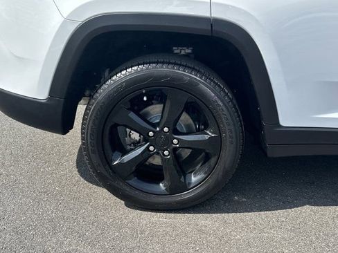 Certified 2025 Jeep Grand Cherokee Limited w/ Luxury Tech Group II image 22