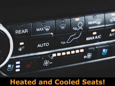 Used 2020 Ford Expedition Max XLT w/ Equipment Group 202A AWD/4WD image 6