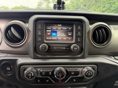 Used 2018 Jeep Wrangler Unlimited Sport S AWD/4WD image 22