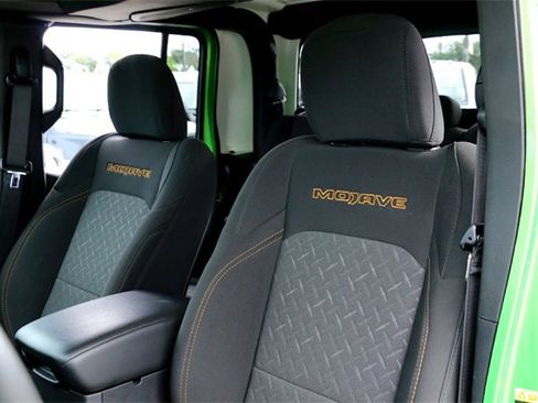 Used 2025 Jeep Gladiator Mojave image 10