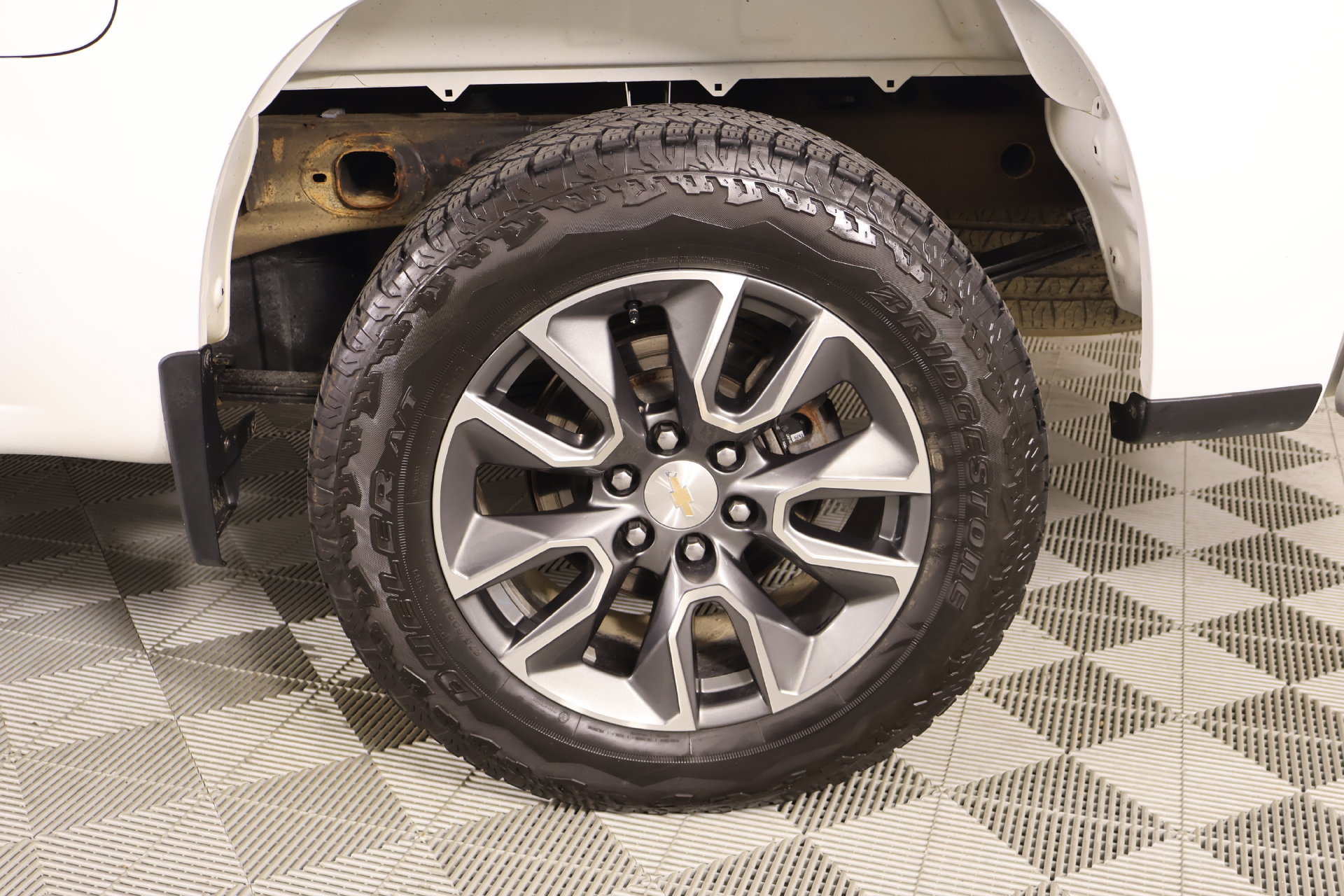Used 2024 Chevrolet Silverado 1500 LT AWD/4WD image 18