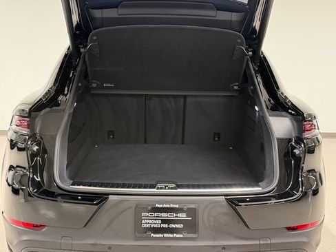 Certified 2024 Porsche Cayenne Coupe image 12