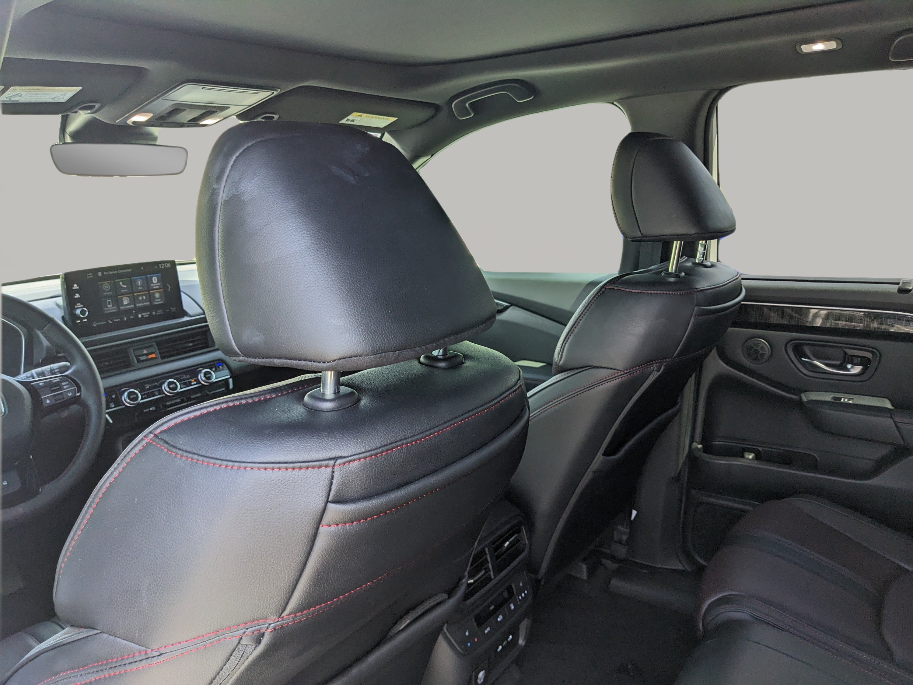 Used 2025 Honda Pilot Black Edition image 17