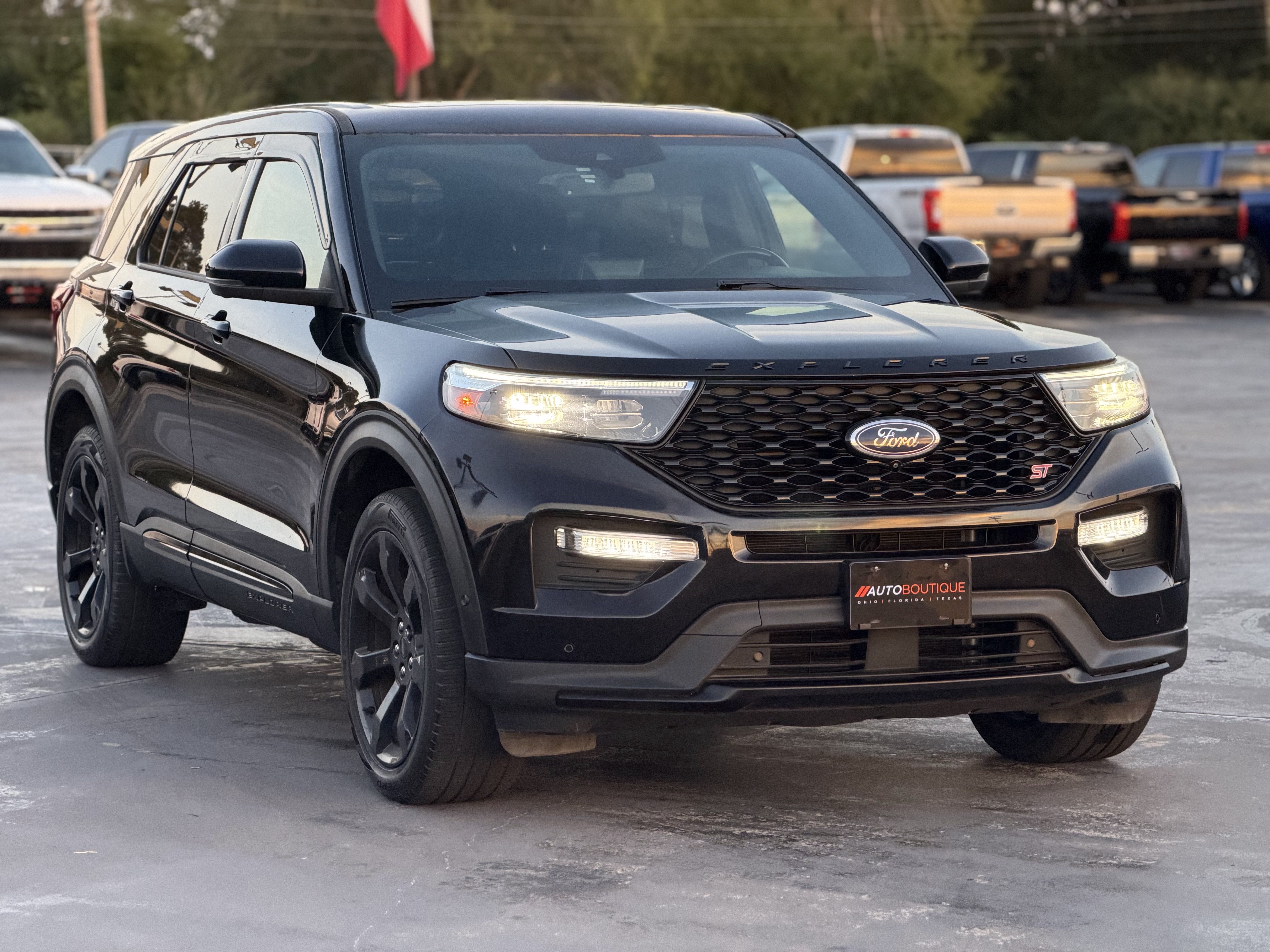 Used 2021 Ford Explorer ST w/ ST Street Pack AWD/4WD image 3