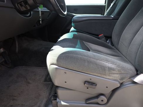 Used 2003 Chevrolet Avalanche 4x4 image 11
