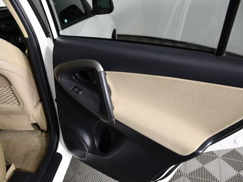 Used 2011 Toyota RAV4 2WD w/ Upgrade Value Pkg image 40