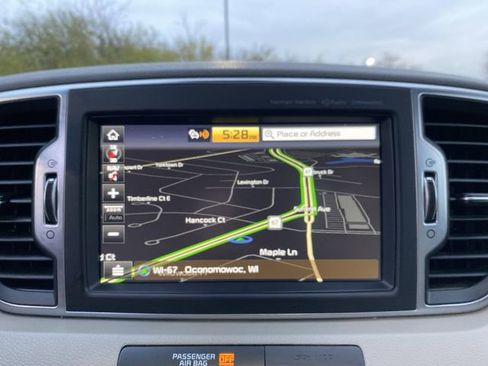 Used 2018 Kia Sportage SX image 10