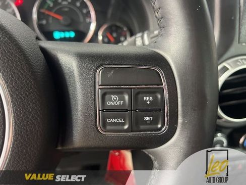 Used 2015 Jeep Wrangler Unlimited Sahara AWD/4WD image 17