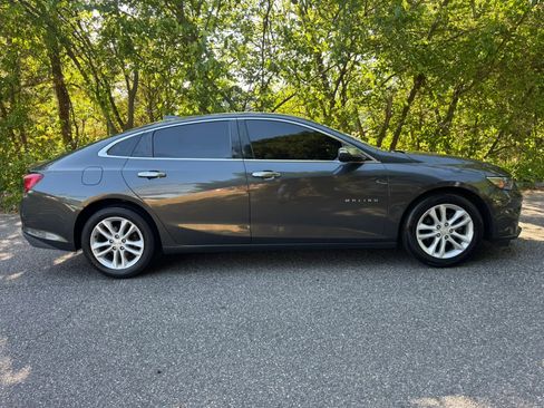 Used 2016 Chevrolet Malibu LT FWD image 4