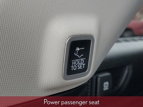 Used 2023 Jeep Grand Cherokee Limited image 12