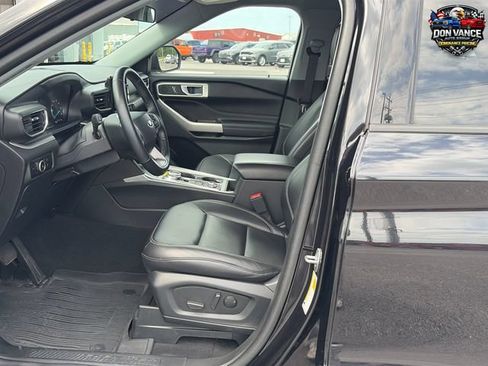 Used 2023 Ford Explorer XLT w/ Equipment Group 202A AWD/4WD image 11