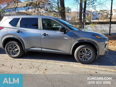 Used 2024 Nissan Rogue S image 4