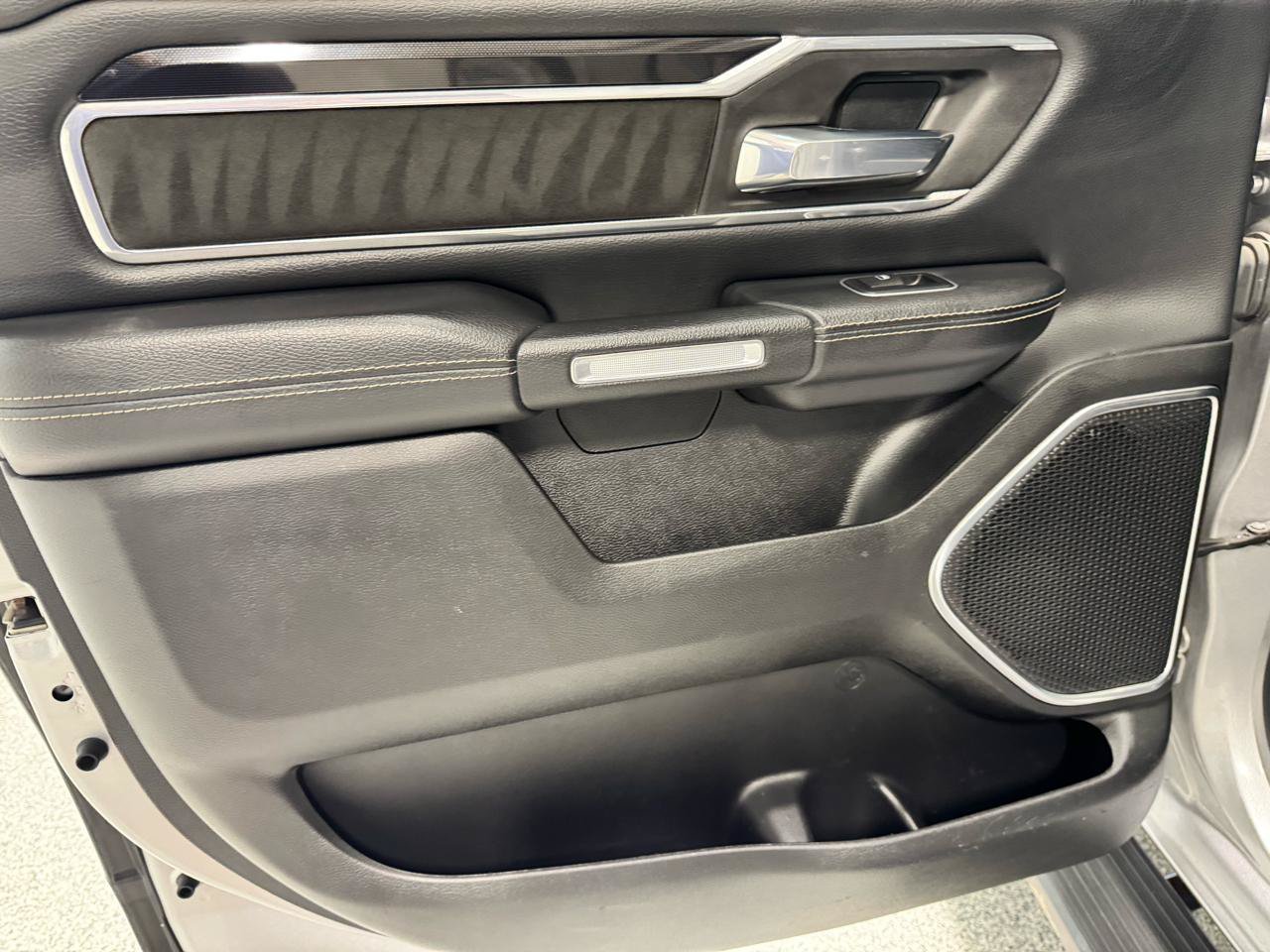 Used 2021 RAM 1500 Laramie w/ Sport Appearance Package AWD/4WD image 16