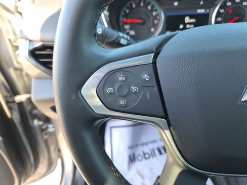 Used 2023 Chevrolet Traverse LT image 20