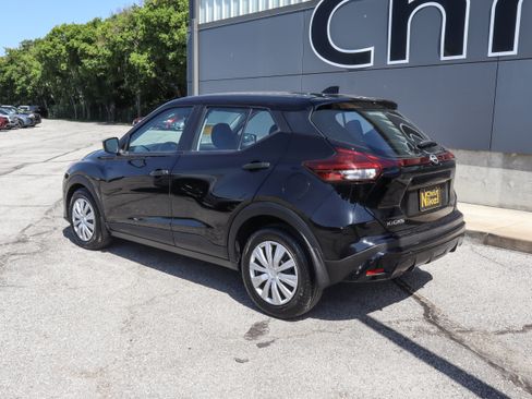 Used 2023 Nissan Kicks S FWD image 6