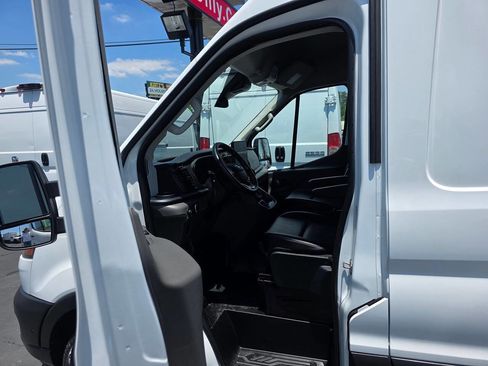 Used 2023 Ford Transit 250 Medium Roof RWD image 17