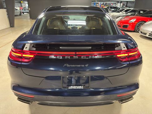 Used 2018 Porsche Panamera 4 image 18