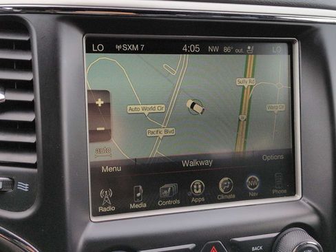 Used 2017 Jeep Grand Cherokee Trailhawk AWD/4WD image 31
