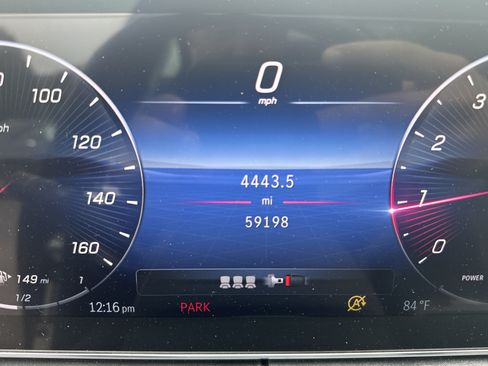 Used 2023 Mercedes-Benz C 300 4MATIC Sedan image 11
