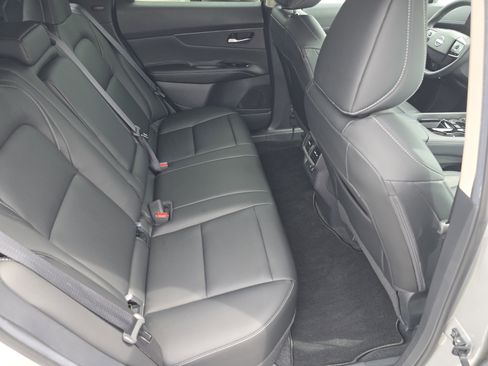 Used 2025 Nissan Murano SV AWD/4WD image 24
