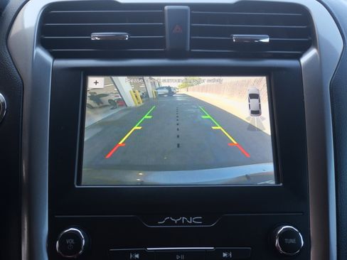 Used 2019 Ford Fusion SE image 26