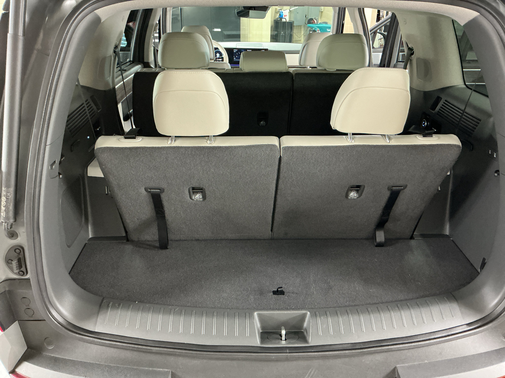 Certified 2024 Hyundai Santa Fe Limited AWD/4WD image 15