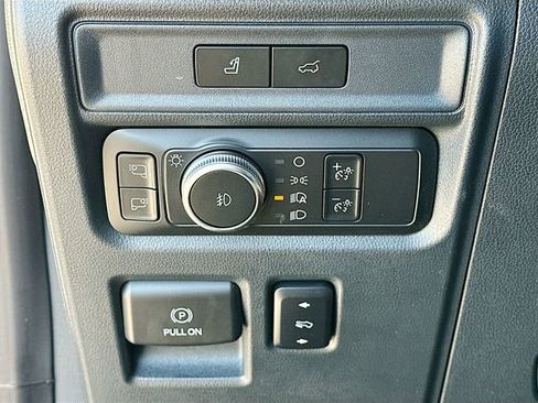 Used 2022 Ford Expedition Platinum image 10