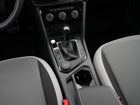 Used 2023 Volkswagen Taos S image 25