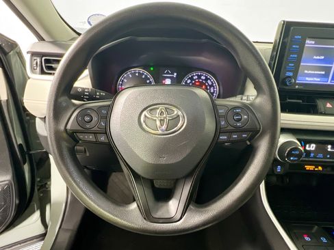 Used 2021 Toyota RAV4 XLE FWD image 17