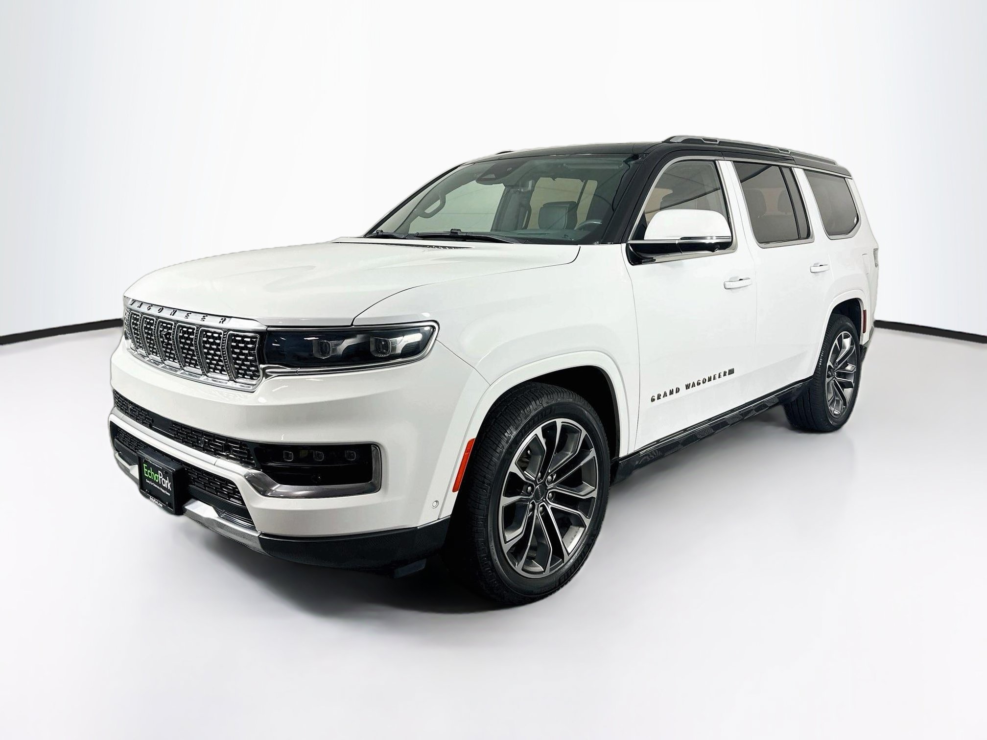 Used 2022 Jeep Grand Wagoneer Series III AWD/4WD image 3
