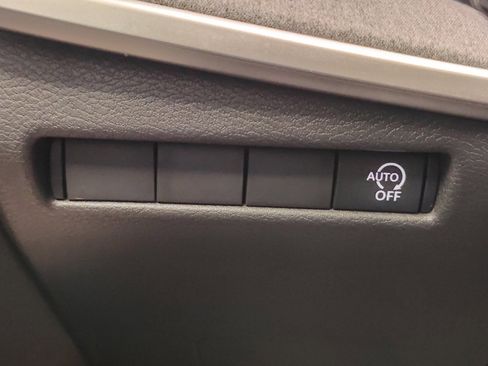 Certified 2025 Nissan Kicks SV image 26